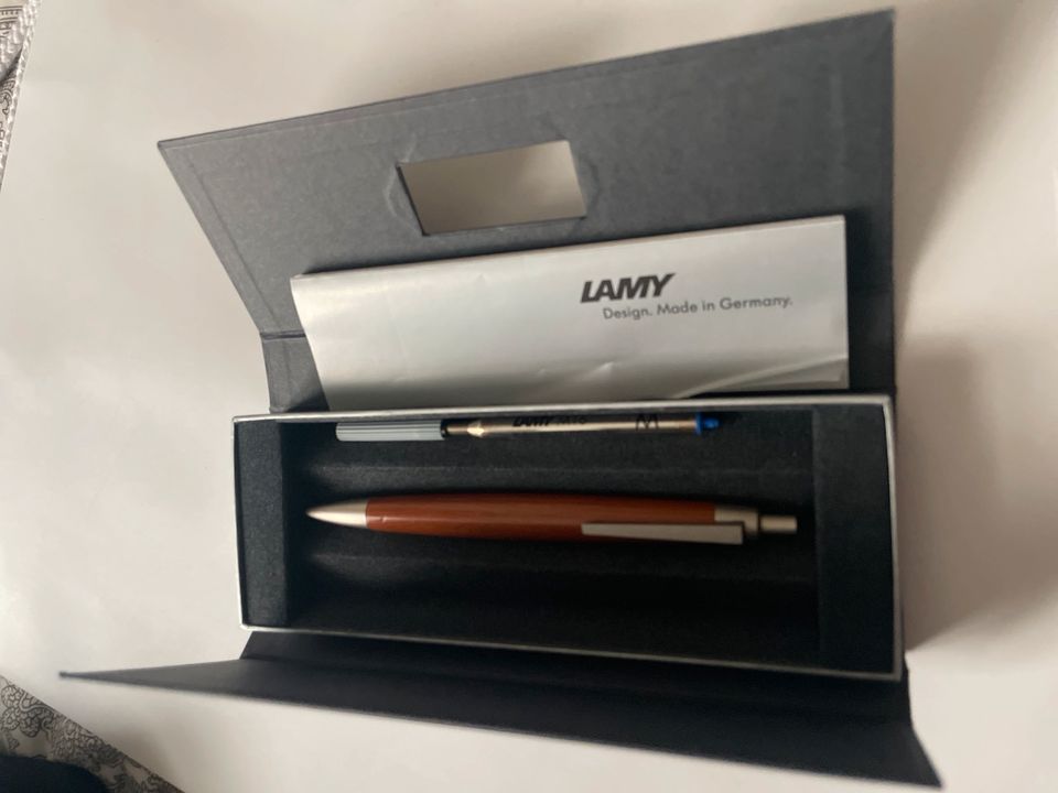 Lamy 2000 Kugelschreiber und eine Ersatz mine in Hamburg