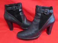 TOD`S Tod's Gr. 39 Stiefelette Ankle Boots Schwarz Leder mit Gumm Nordrhein-Westfalen - Hilden Vorschau