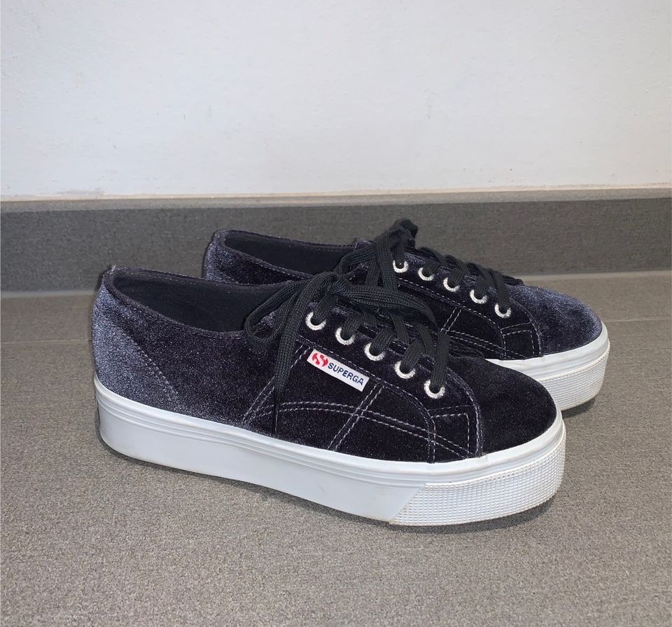 Superga Plateau Damenschuhe neu in Böblingen