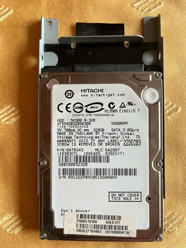 Festplatte HDD Hitachi Travelstar 5K500.B 320GB Intern, 5400RPM in Göttingen