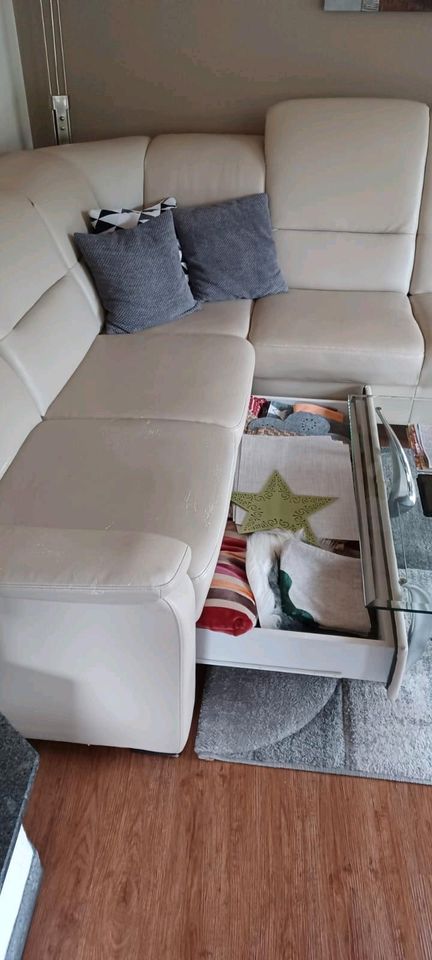 Couchgarnitur aus Kunstleder in beige in Bad Berleburg