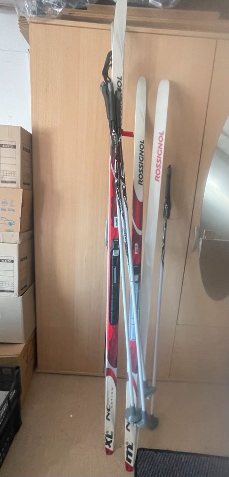 Rossignol Langlauf Ski + Schuhe + Stöcke Herren in Illingen