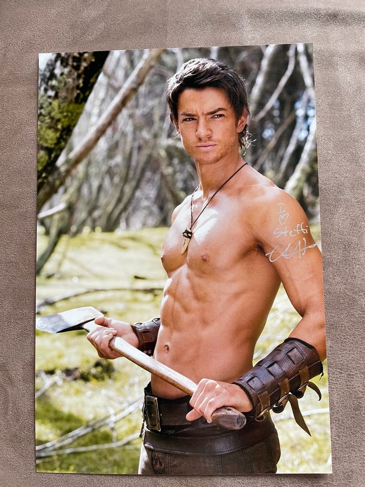 Autogramm Craig Horner in Person Foto A4 LEGEND SEEKER in Berlin