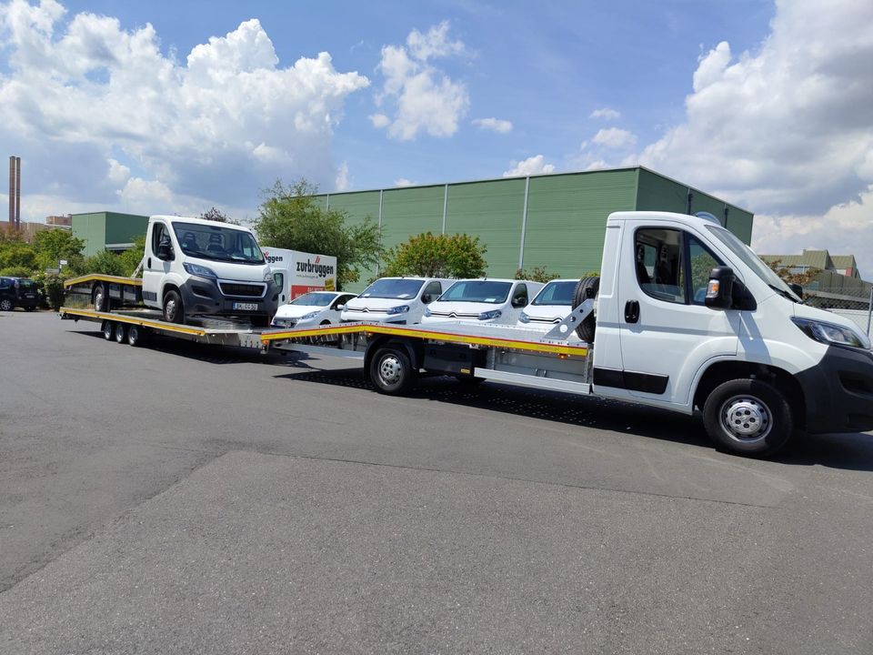 Abschleppwagen zu vermieten  Fahrzeugtransporter in Backnang