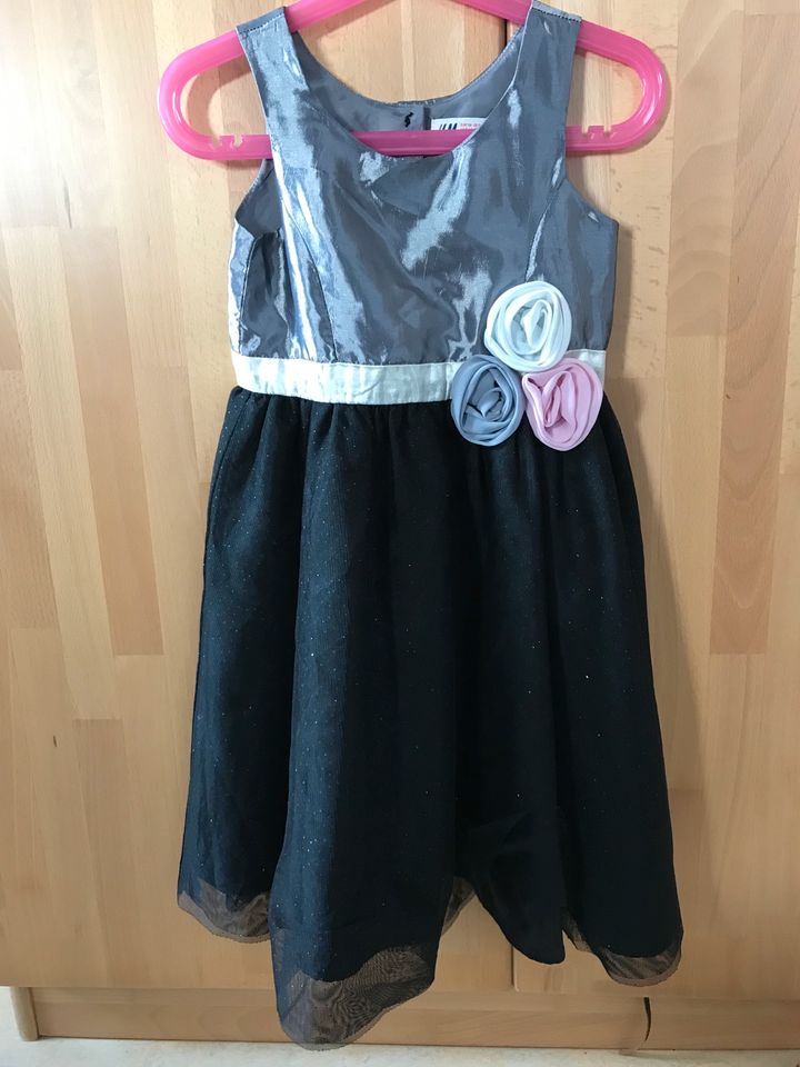 Kleid/ Tüllkleid festlich, schwarz mit Glitzer, Gr. 116 von H&M in Neunburg