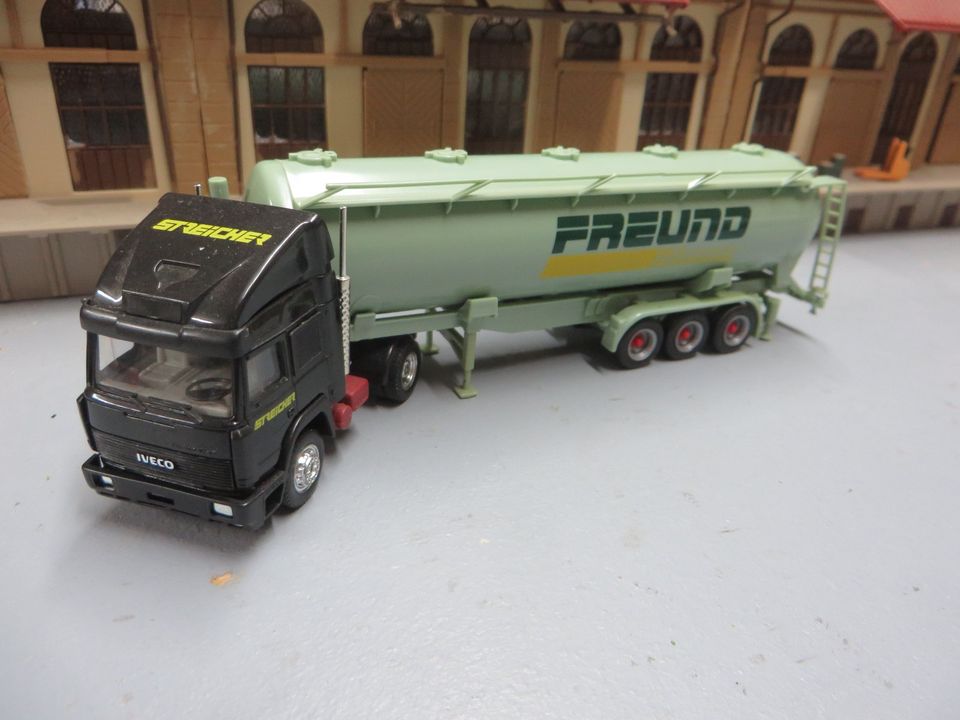 FREUND Silo Sattlezug mit IVECO Zugm. Herpa HO Modell 14 € in Essen