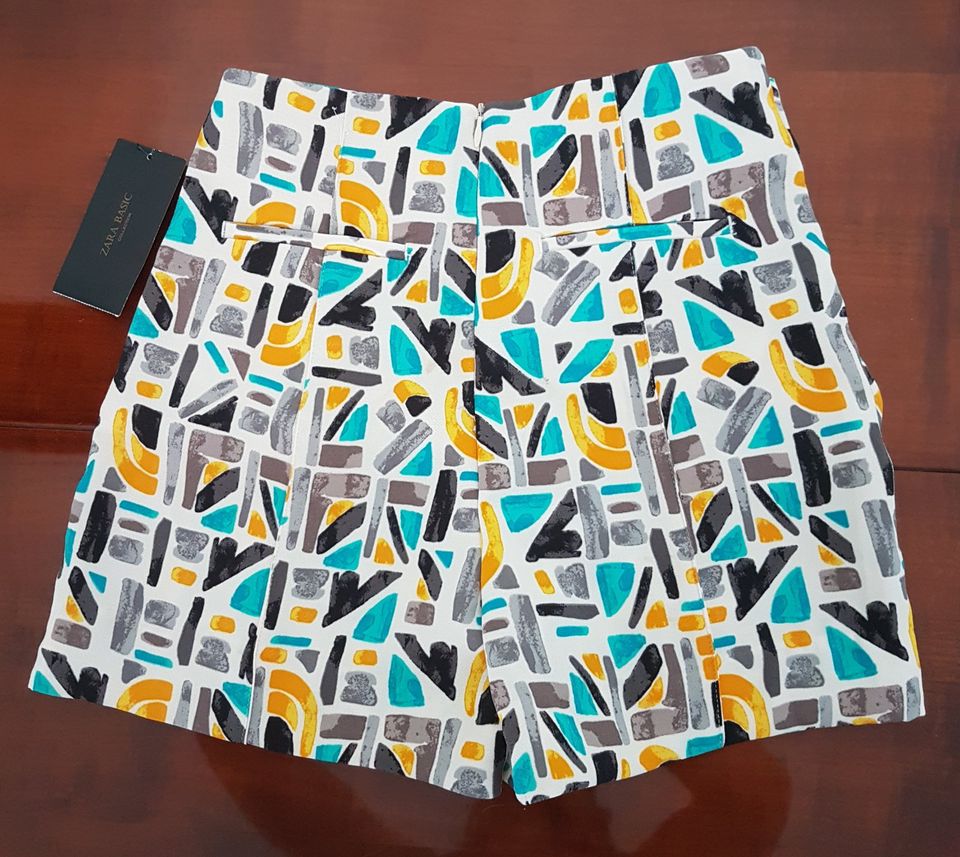 Short von Zara Gr.XS Neu mit Etikett in Erlangen