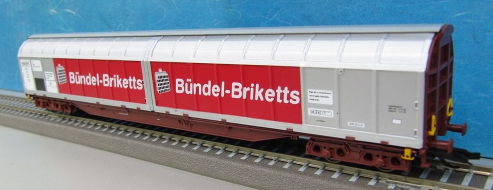 Schiebewandwagen "Bündel-Briketts" Spur TT der DB von Tillig in Magdeburg