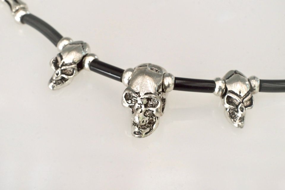 Halskette Skulls - siehe Bilder in Garching an der Alz