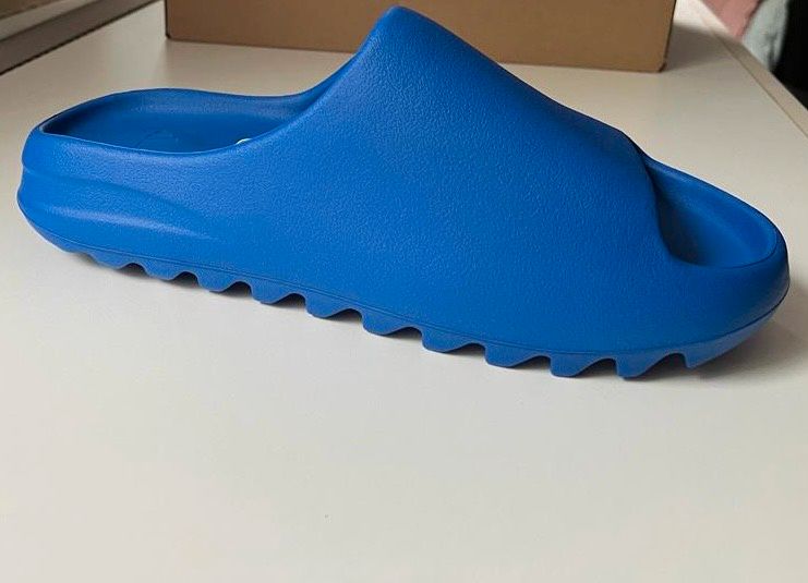 Yezzy slide azure ( Größe 43 , 44 1/2 ) in Vlotho