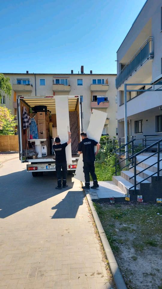 Umzugshelfer Umzugsfirma Fernumzug LKW Berlin Kleintransport Möbelmontage Küchenmontage in Berlin