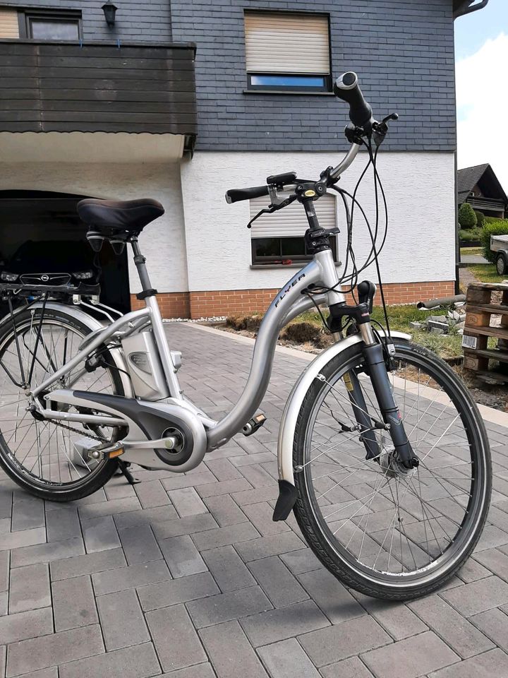 Flyer e-Bike, 26 Zoll, Tiefeinstieg in Weitefeld