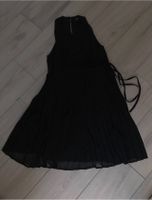 Neues Damen Kleid H&M schwarz V-Ausschnitt Sachsen-Anhalt - Naumburg (Saale) Vorschau