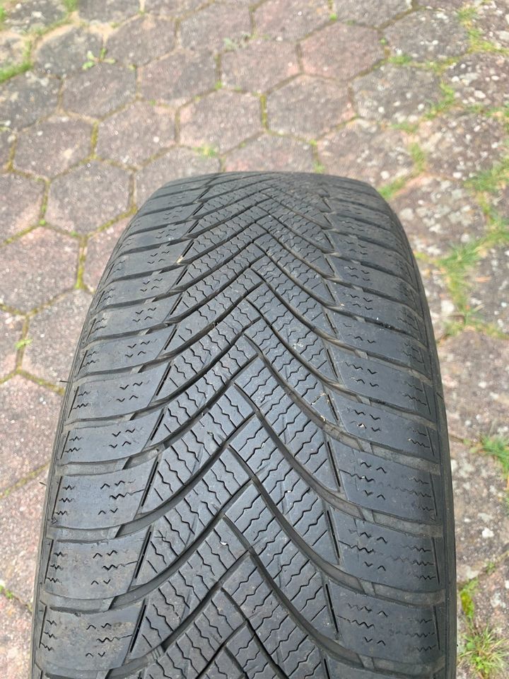 Winterreifen für Yeti 215/60R16 in Scharbeutz