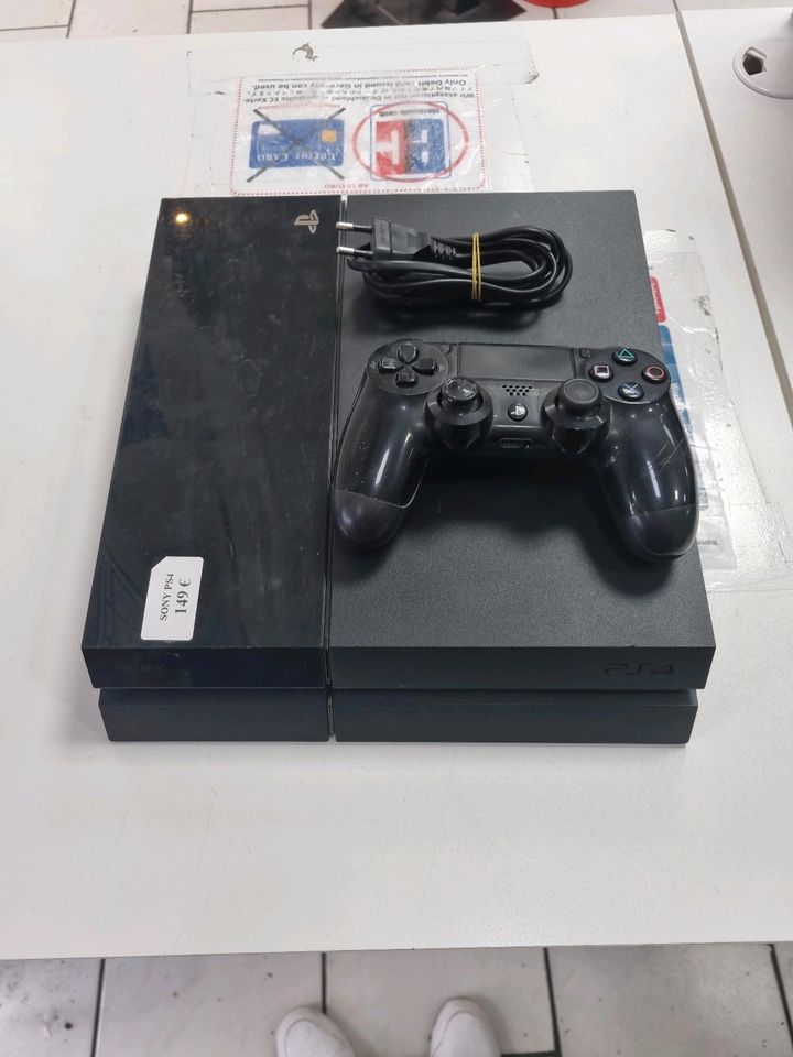 Playstation 4 500GB , 1 Controller in Braunschweig