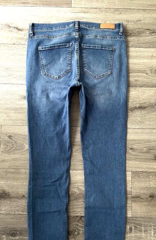 Only Jeans Modell Shape W29-W30/ L32 mittelblau in Berlin