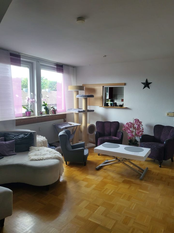 Schöne und helle 65 qm 3 Zimmer Wohnung mit Stellplatz in Duisburg