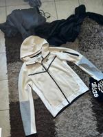 Nike Tech Fleece hoodie Gr.M beige/weiß/grau wie neu unisex Köln - Vingst Vorschau