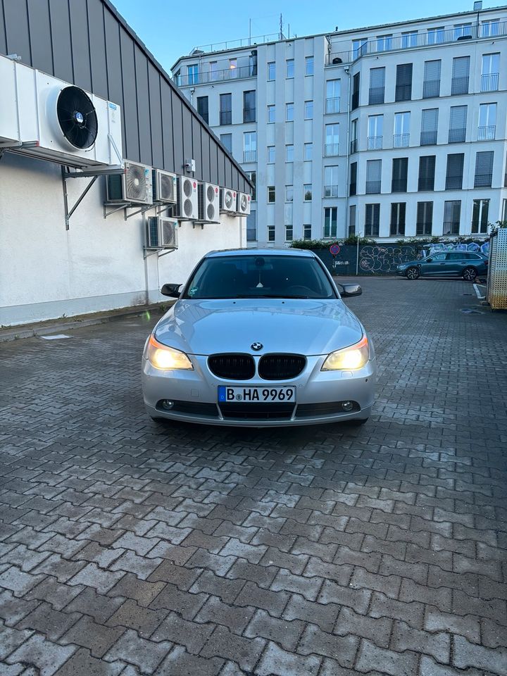 BMW 5er Top Zustand in Berlin