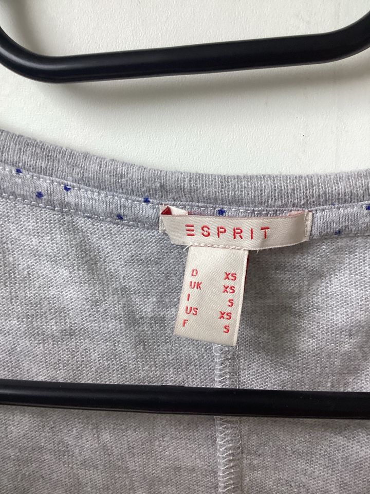 Esprit Tshirt Gr. XS in Langenfeld