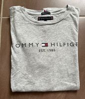 Tommy Hilfiger T-Shirt Größe 164 grau Brandenburg - Rangsdorf Vorschau