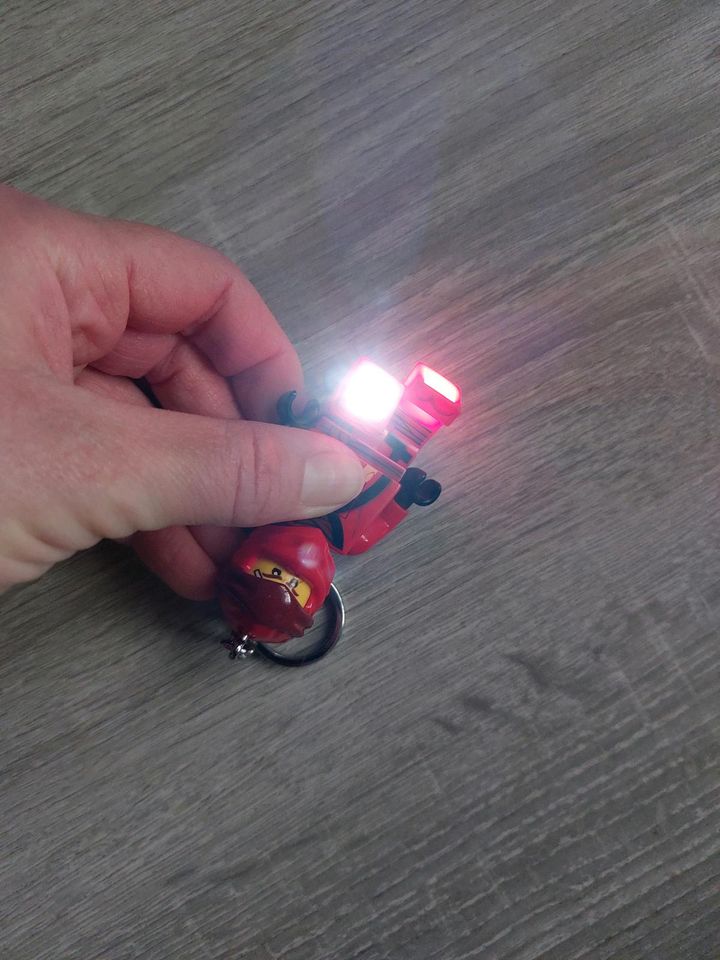 Lego Ninjago Taschenlampe Schlüsselanhänger in Krempdorf