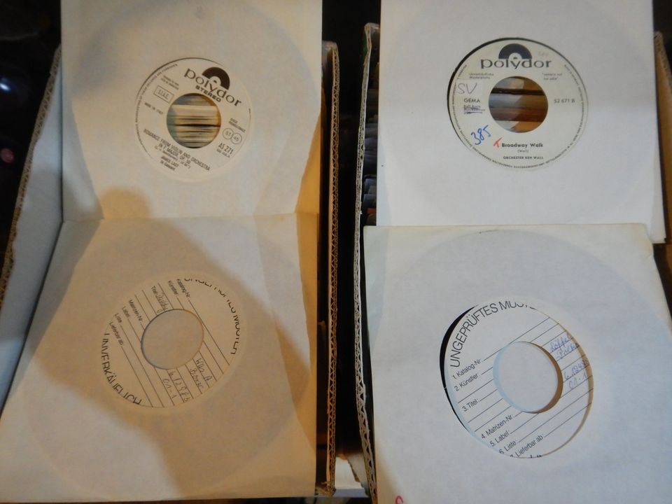 singles promos 165 vinyl kinks,bowie,chuck berry,showaddywaddy ua in Essen