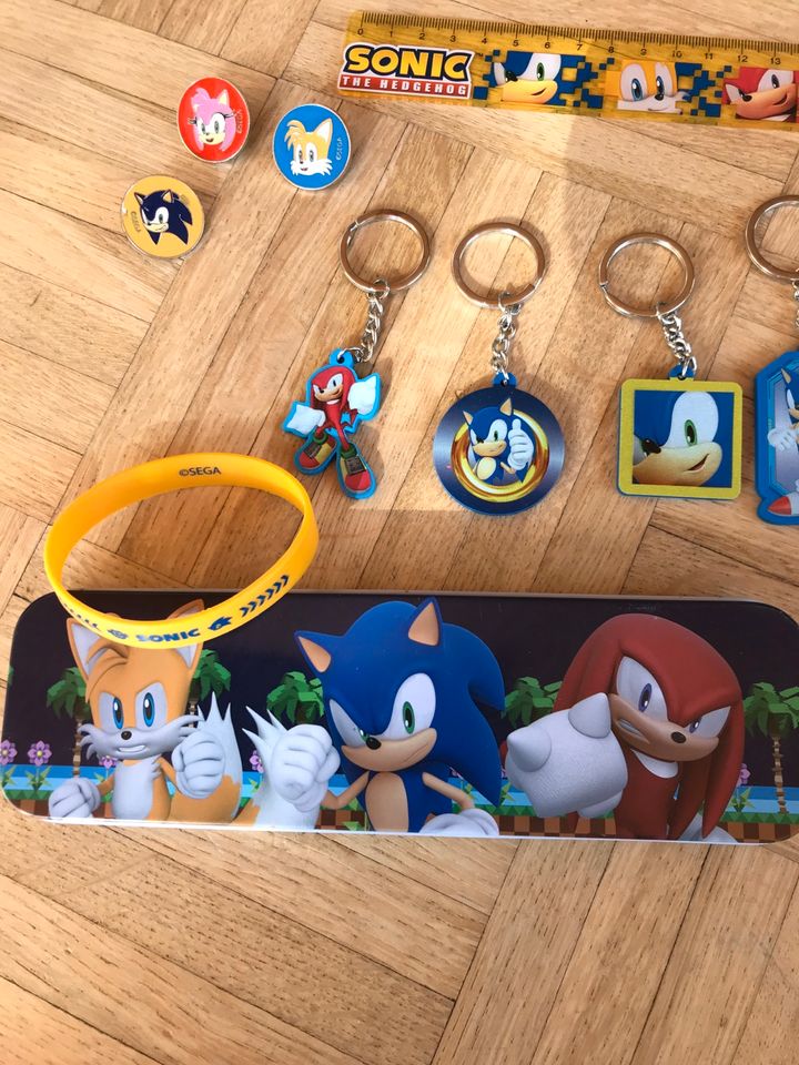 Sonic the Hedgehog Fan Paket 16 Teile Stiftebox Schlüsselanhänger in Buxtehude