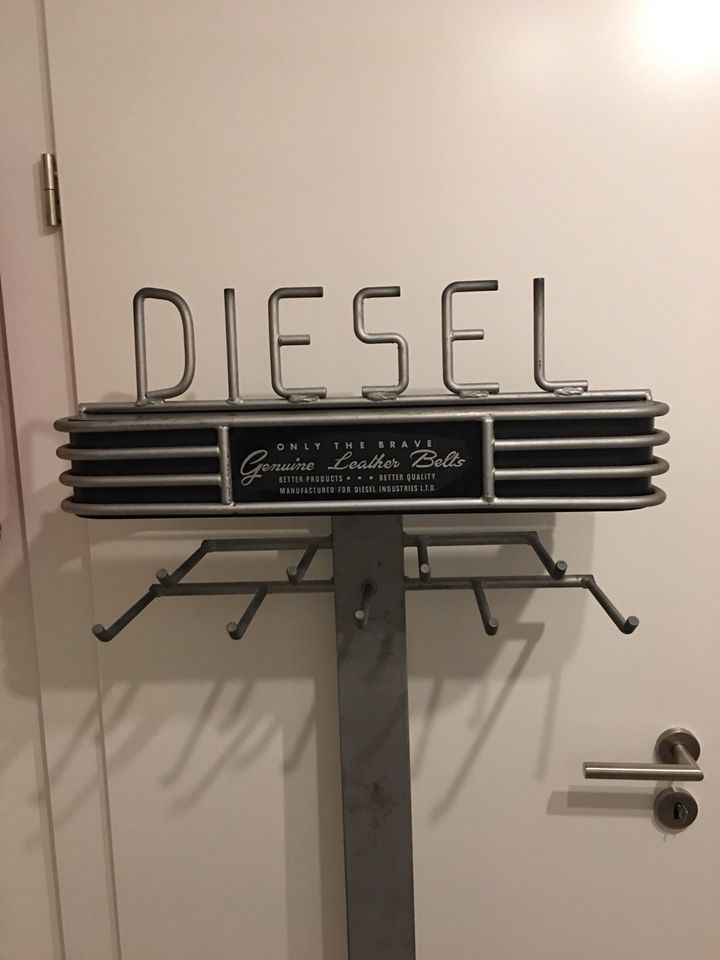 Diesel Verkaufsständer Garderobe Gürtelständer Retro in Senden