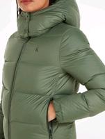 NEU Calvin Klein Jeans Daunenjacke Short Puffer thyme M L XL Niedersachsen - Sulingen Vorschau