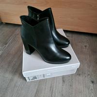Tamaris Stiefelette Leder schwarz Gr.40 neu mit OVP Hessen - Taunusstein Vorschau