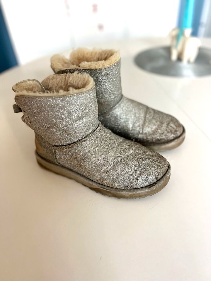 Orig. UGG Boots Silberglitzer Gr. 38 in Berlin