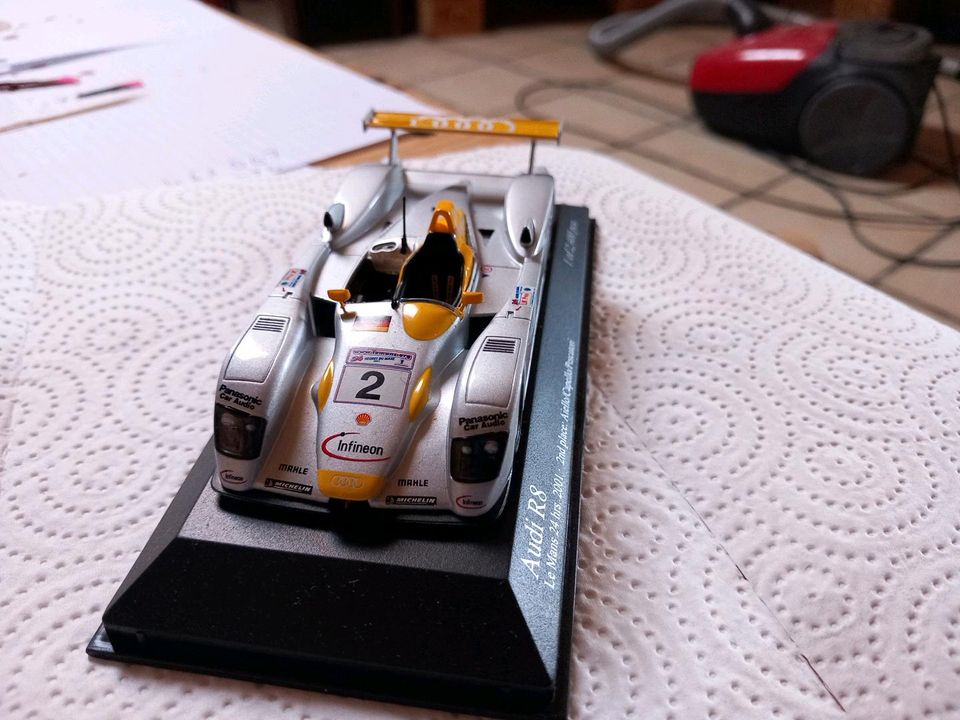 Minichamps Audi R8  24 Std Le Mans 1:43 in Mittelbrunn