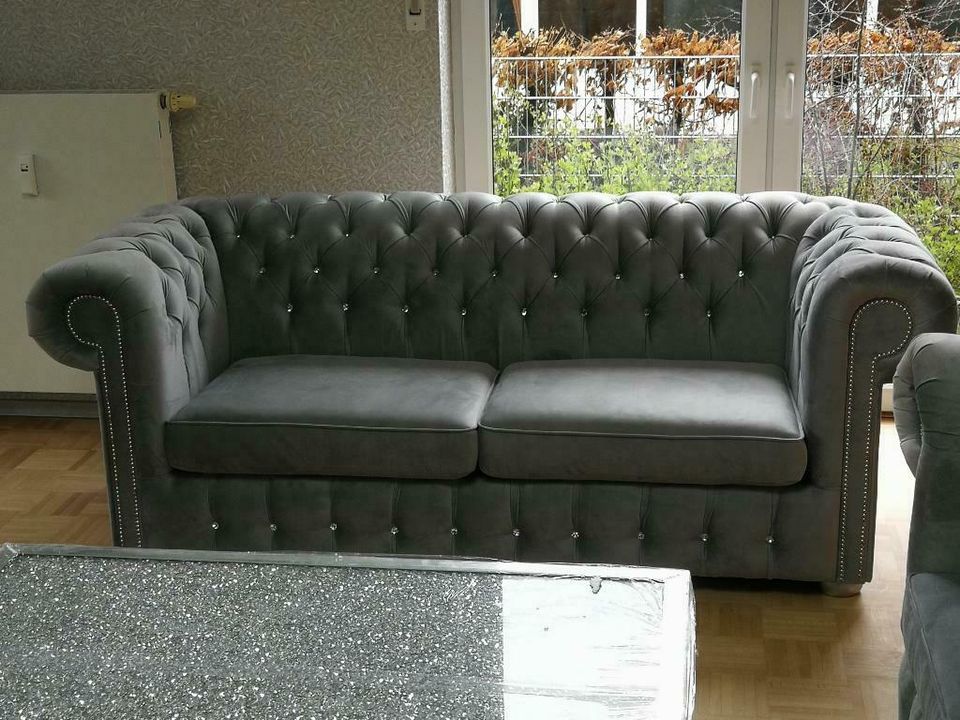 Wohnlandschaft Chesterfield aus Samtstoff in Velbert