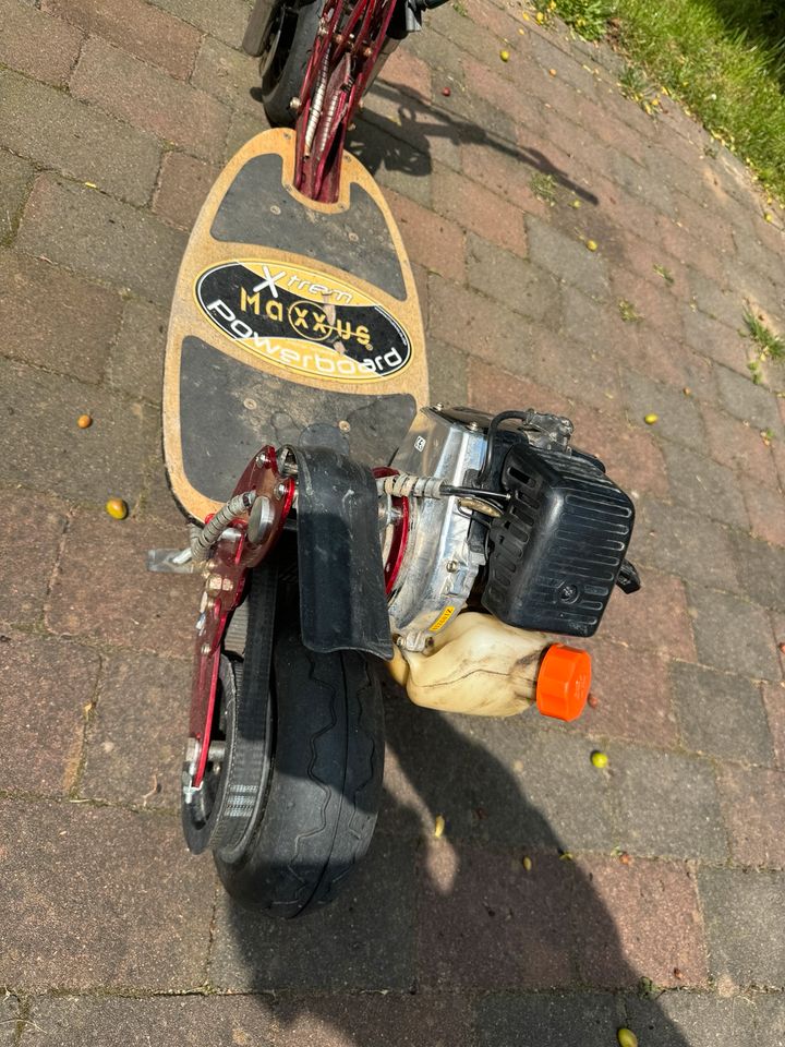 Maxxus Extrem Board Benzin Scooter in Dormagen