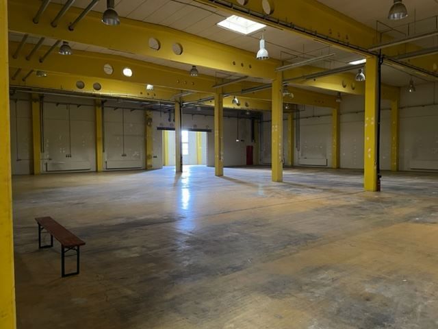 ** Zentrale Rampenhalle, Logistikfläche mit Bürogebäude in BAB-Nähe ** in Bamberg