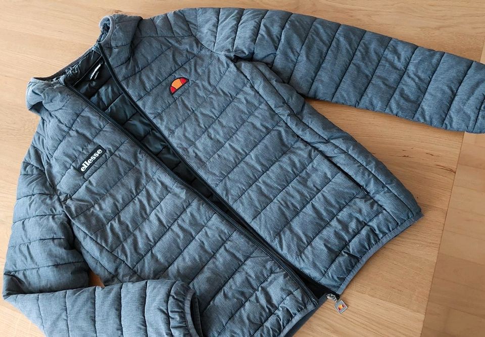 Ellesse Steppjacke Lombardy, Größe M, grau anthrazit in Baden-Württemberg -  Bühl | eBay Kleinanzeigen ist jetzt Kleinanzeigen