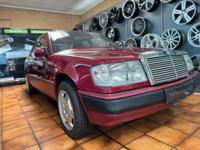 Mercedes-Benz E 200 W124*SCHIEBEDACH/TÜV+AU & INSPEK. NEU!!! Hessen - Kassel Vorschau