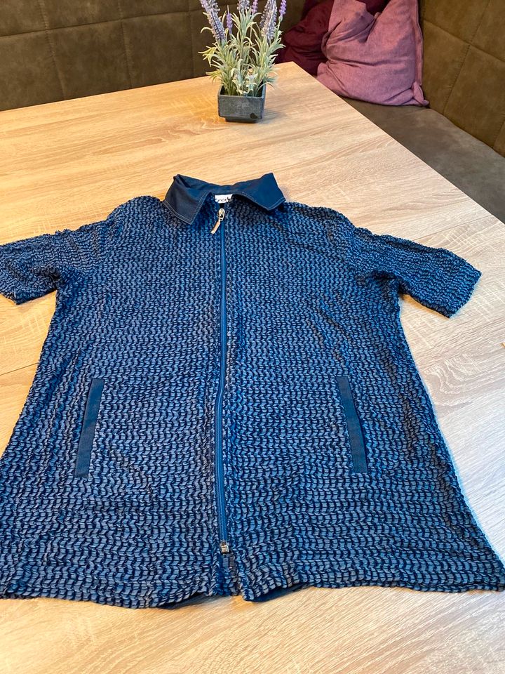 Damen Weste Kurzarm blau Größe 40 Jacke Strickqualität in Schöllnach