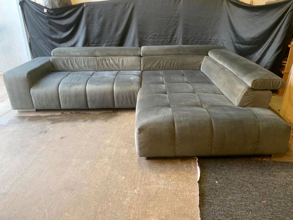 Lieferung Couch Sofa Samt Hochwertige Wohnlandschaft Grau in Berlin