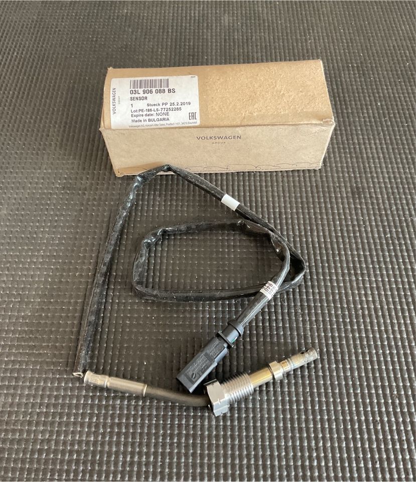 VW Golf 6 Passat B6 Sensor 03L906088BS NOS Abgastemp. 75VB* in Brombachtal