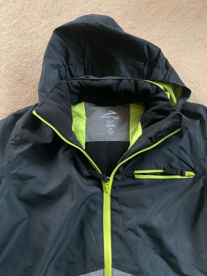 Outdoorjacke Jacke gr 146/152 in Altlandsberg