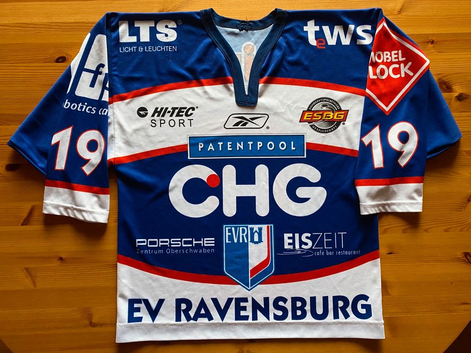 EV Ravensburg Campbell ERV Towerstars CHG Trikot DEL Eishockey in Friedrichshafen