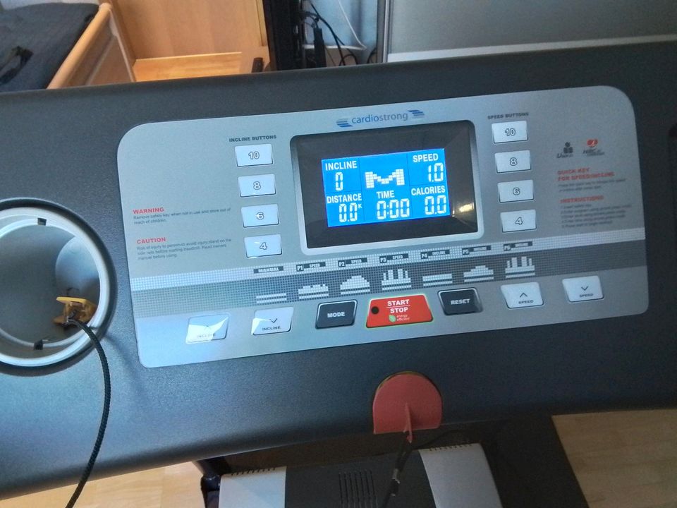 Laufband Cardiostrong TR-20 in Issum