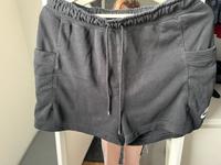 Nike Air kurze Hose, stoffhose, Gr.M, schwarz, wie neu Schleswig-Holstein - Kiel Vorschau