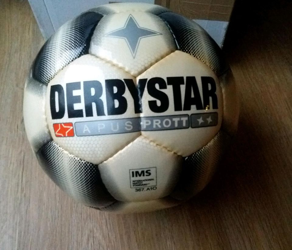 Fußball-Derbystar Apus pro TT, Players number 88, Team Training in  Nordrhein-Westfalen - Borken | eBay Kleinanzeigen ist jetzt Kleinanzeigen