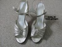 Damen Sandalen silbergold Größe 36 Made in Italy Niedersachsen - Oldenburg Vorschau