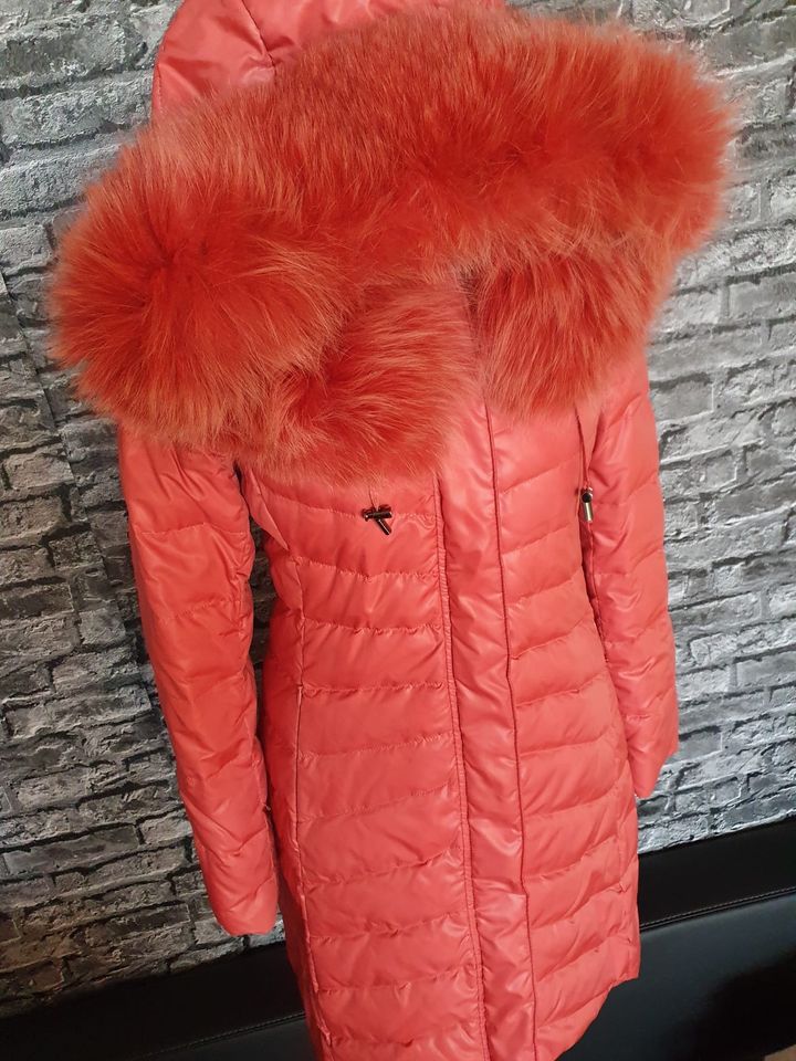 Clasna Daunen Jacke pink Koralle Echtfell Pelz Blaufuchs S 36 in Hof (Saale)