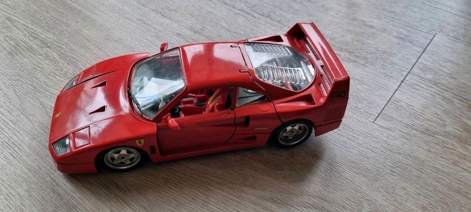 8 x Modellauto Burago 1:18  Ferrari Lamborghini in Mosbach