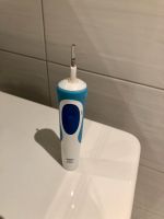 Elektrische Zahnbürste Oral B inkl. Ladekabel Baden-Württemberg - Sulzbach an der Murr Vorschau